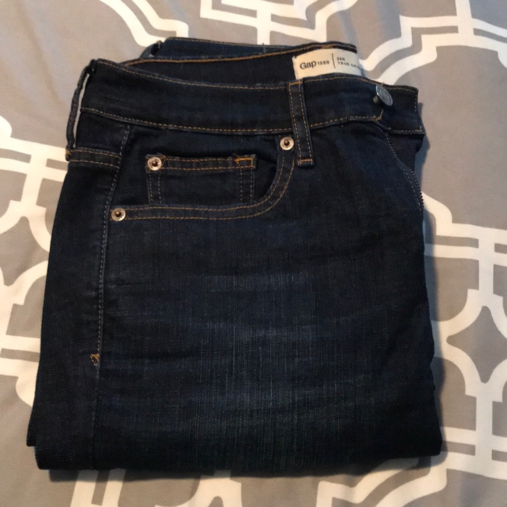 Gap 29R True Skinny jean. Dark wash, mid rise